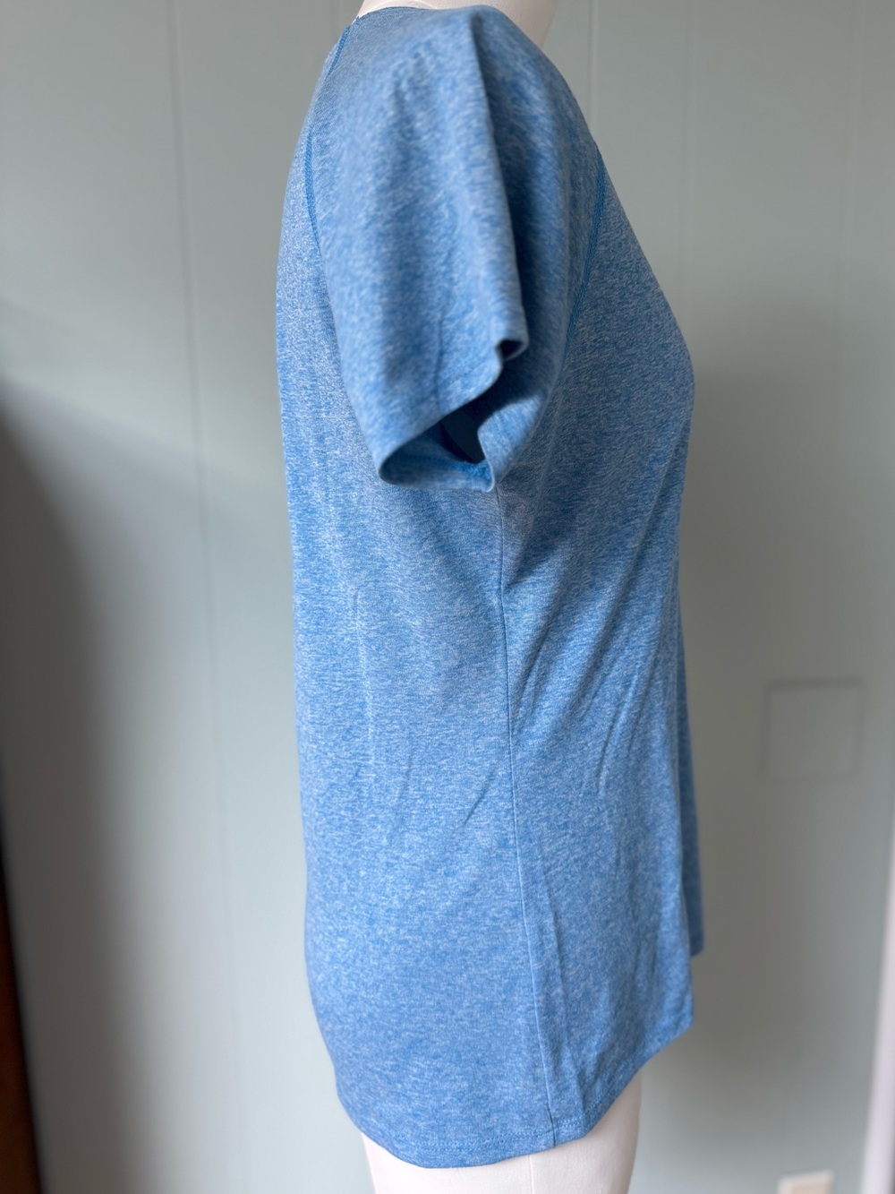The North Face Performance V-Neck Athletic Tee Heather Blue Size Small - Picture 3 of 8